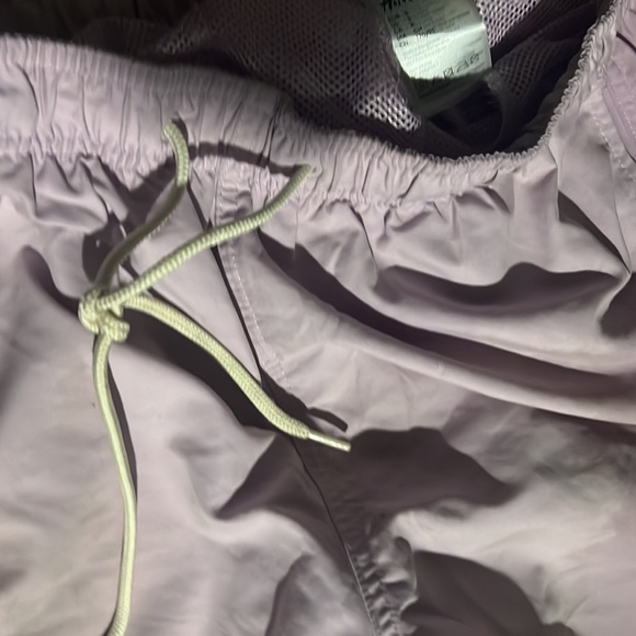 Pink athletic workout shorts - Picture 5 of 5